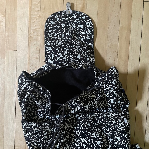 Baggu drawstring backpack in Static print - Picture 8 of 14